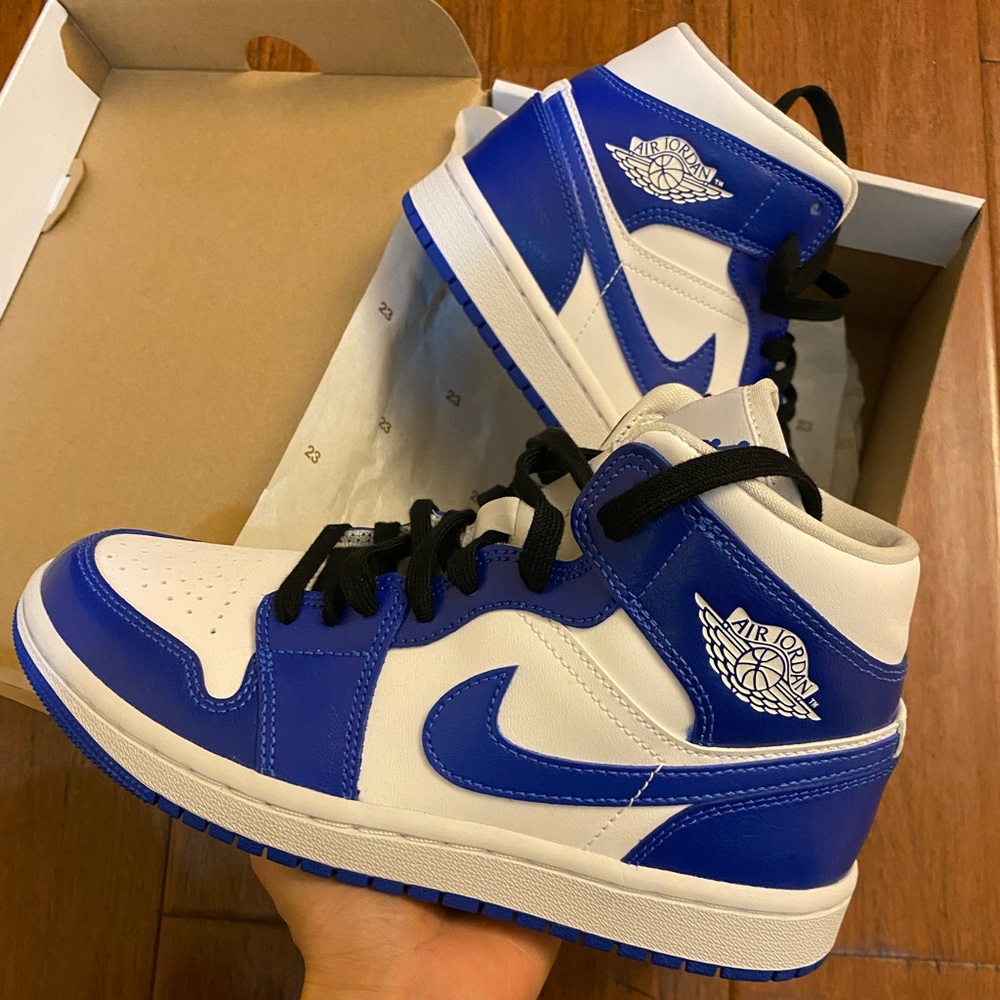 Air Jordan 1 Mid